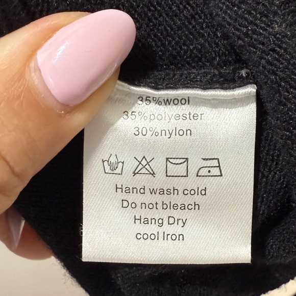 NWT Open Shoulder Women's Black Sweater - Picture 4 of 5